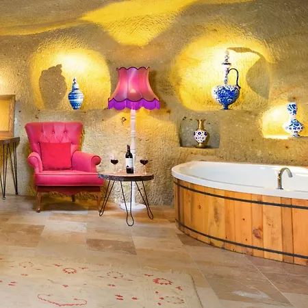 מלון Megaron Cave Cappadocia 5*